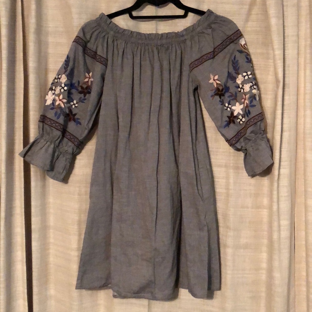 Medium off the shoulder dress with pockets